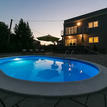 Pjena Luxury Mediterranean Retreat With Private Pool فيلة