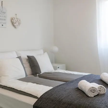 Pjena Luxury Mediterranean Retreat With Private Pool *