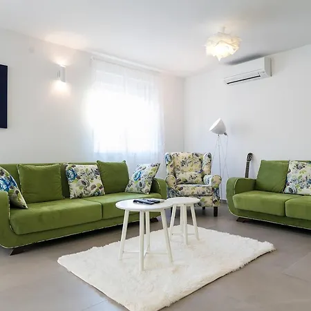 Pjena Luxury Mediterranean Retreat With Private Pool