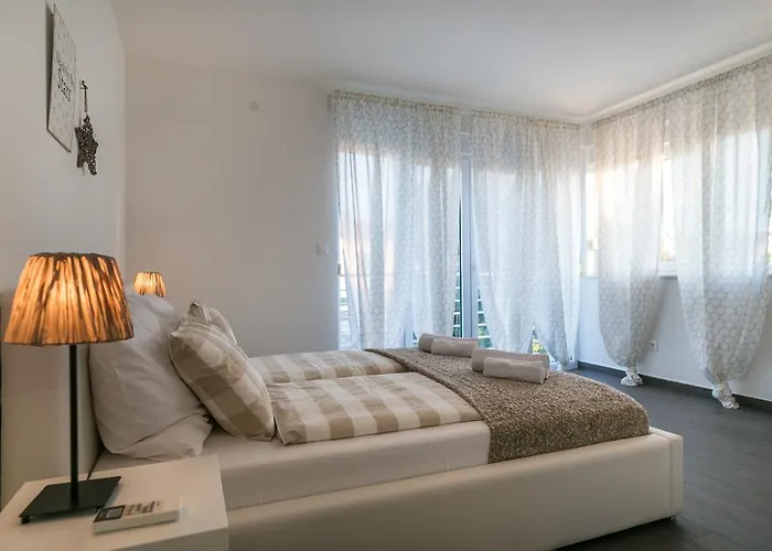 וילה Pjena Luxury Mediterranean Retreat With Private Pool *